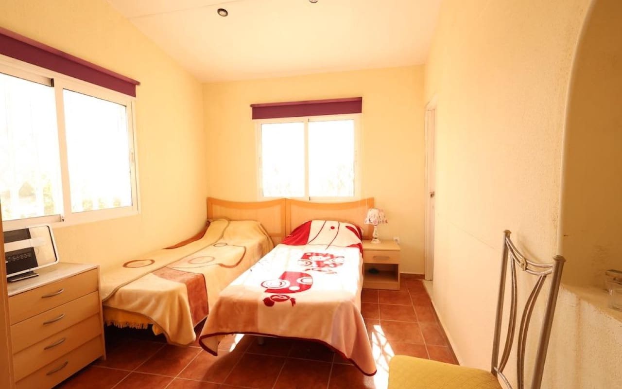 4 soveværelse Villa til salg i Playa Flamenca med swimmingpool - € 555.000 (Ref: 9913707)