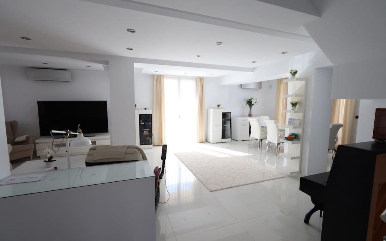 4 sovrum Villa till salu i Cabo Roig med pool - 990 000 € (Ref: 9913709)
