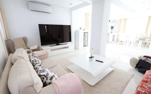 4 sovrum Villa till salu i Cabo Roig, Orihuela med pool - 990 000 € (Ref: 9913709)