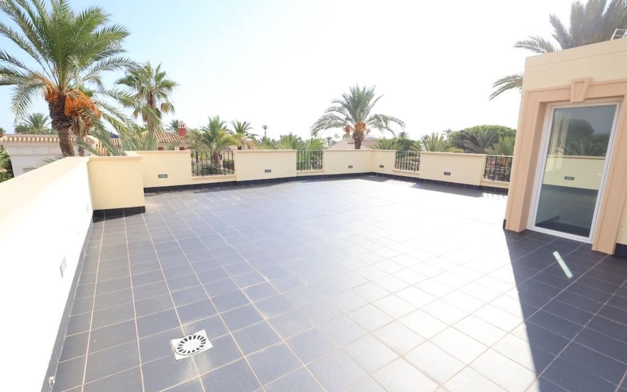 4 sovrum Villa till salu i Cabo Roig med pool - 990 000 € (Ref: 9913709)