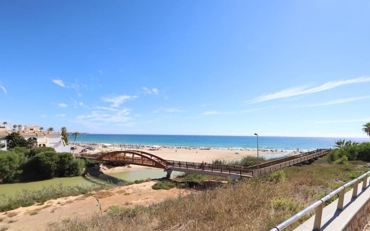 2 Zimmer Penthouse zu verkaufen in Pilar de la Horadada mit Pool - 345.000 € (Ref: 9913711)
