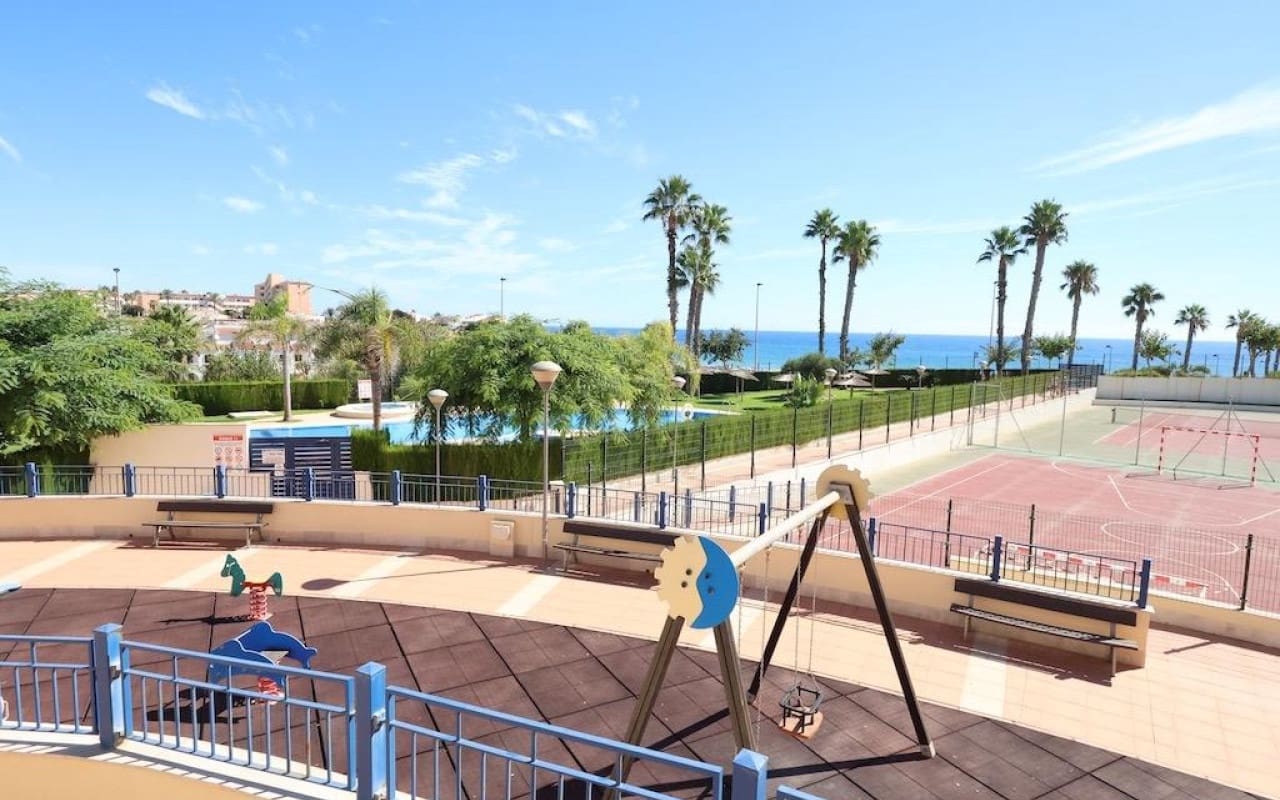 2 Zimmer Penthouse zu verkaufen in Pilar de la Horadada mit Pool - 345.000 € (Ref: 9913711)