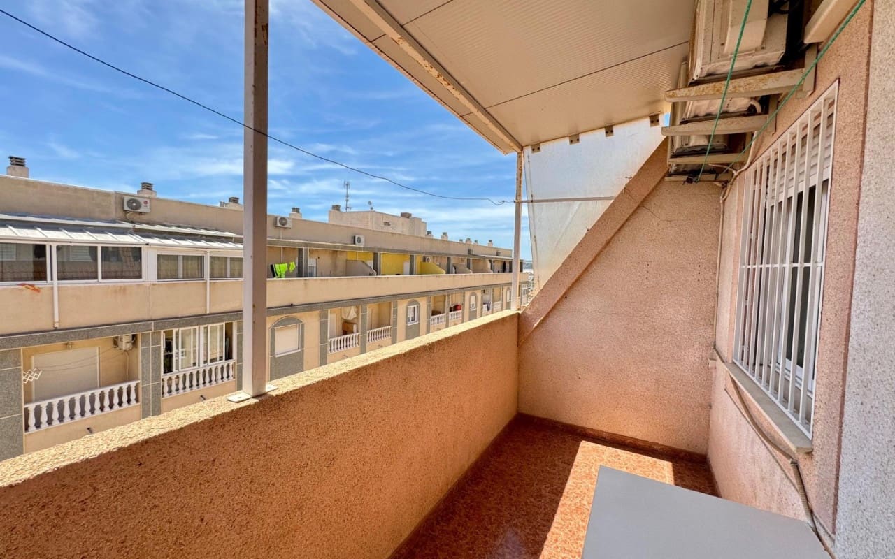 2 sypialnia Penthouse na sprzedaż w Torrevieja z basenem - 140 000 € (Ref: 9913712)