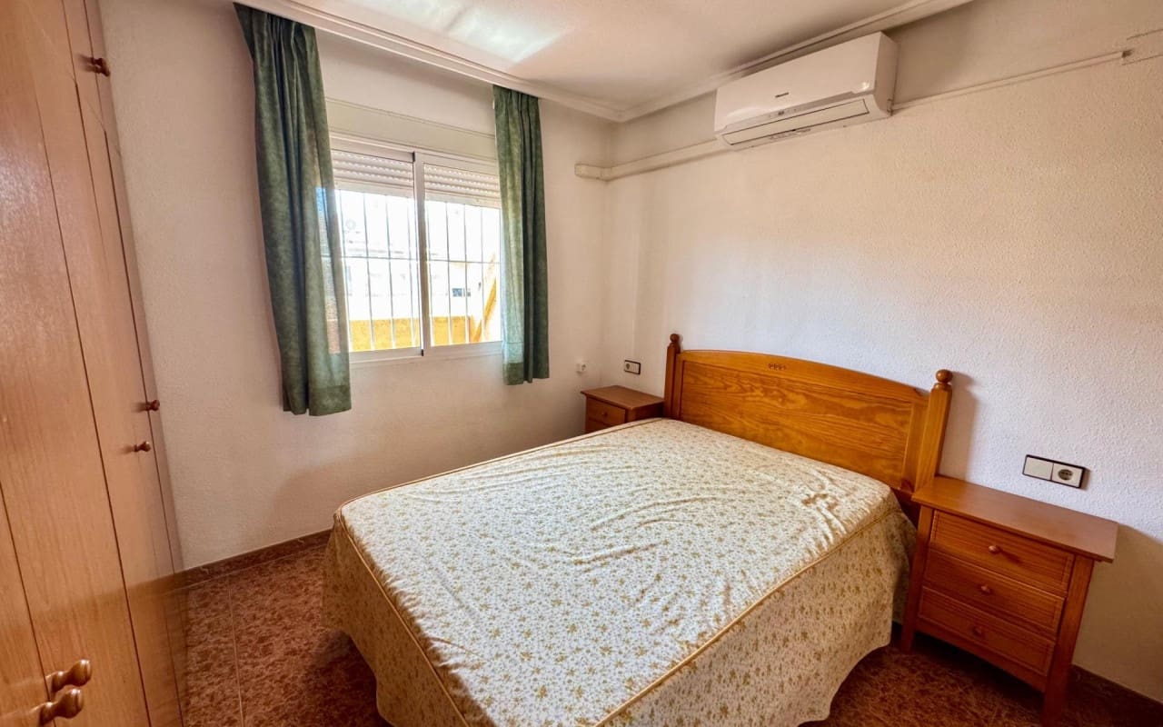 2 sypialnia Penthouse na sprzedaż w Torrevieja z basenem - 140 000 € (Ref: 9913712)