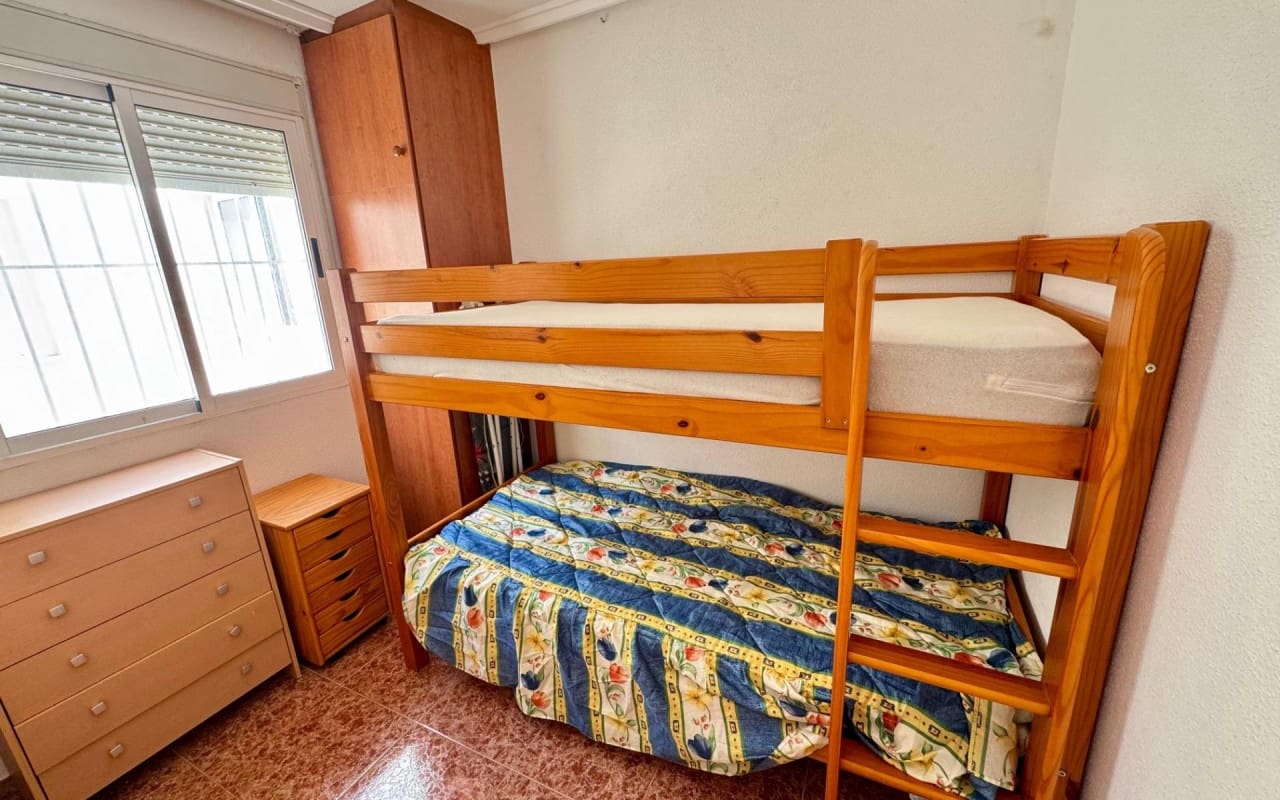 2 sypialnia Penthouse na sprzedaż w Torrevieja z basenem - 140 000 € (Ref: 9913712)