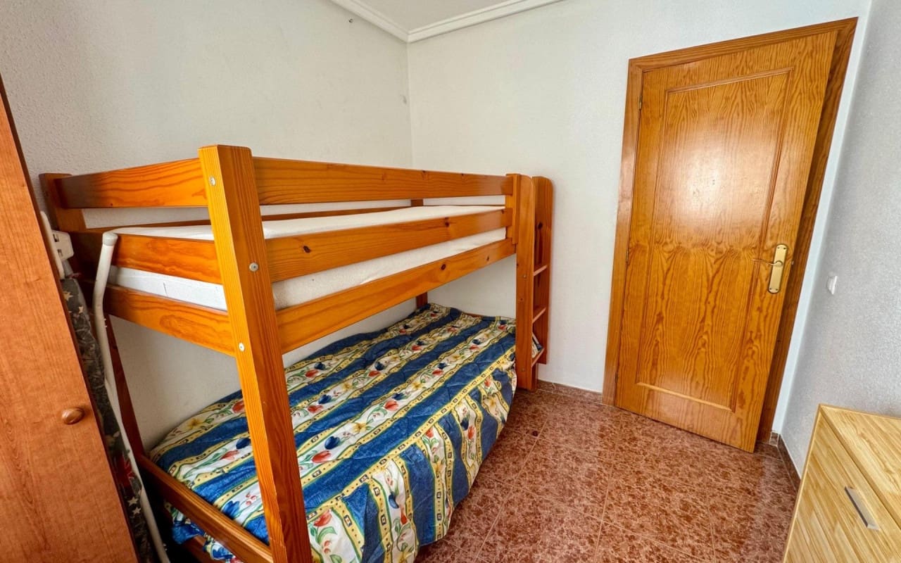 2 sypialnia Penthouse na sprzedaż w Torrevieja z basenem - 140 000 € (Ref: 9913712)