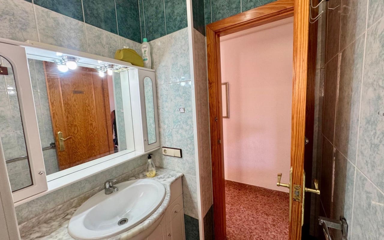2 sypialnia Penthouse na sprzedaż w Torrevieja z basenem - 140 000 € (Ref: 9913712)