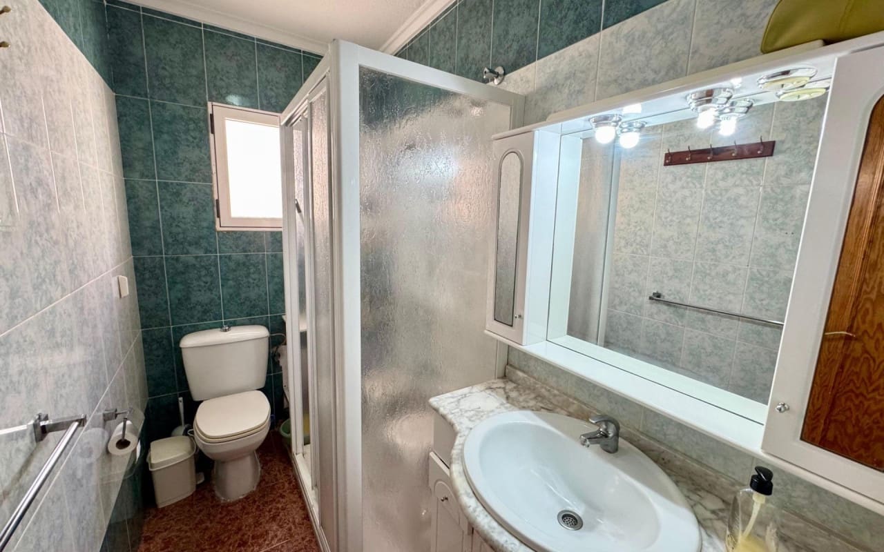 2 sypialnia Penthouse na sprzedaż w Torrevieja z basenem - 140 000 € (Ref: 9913712)