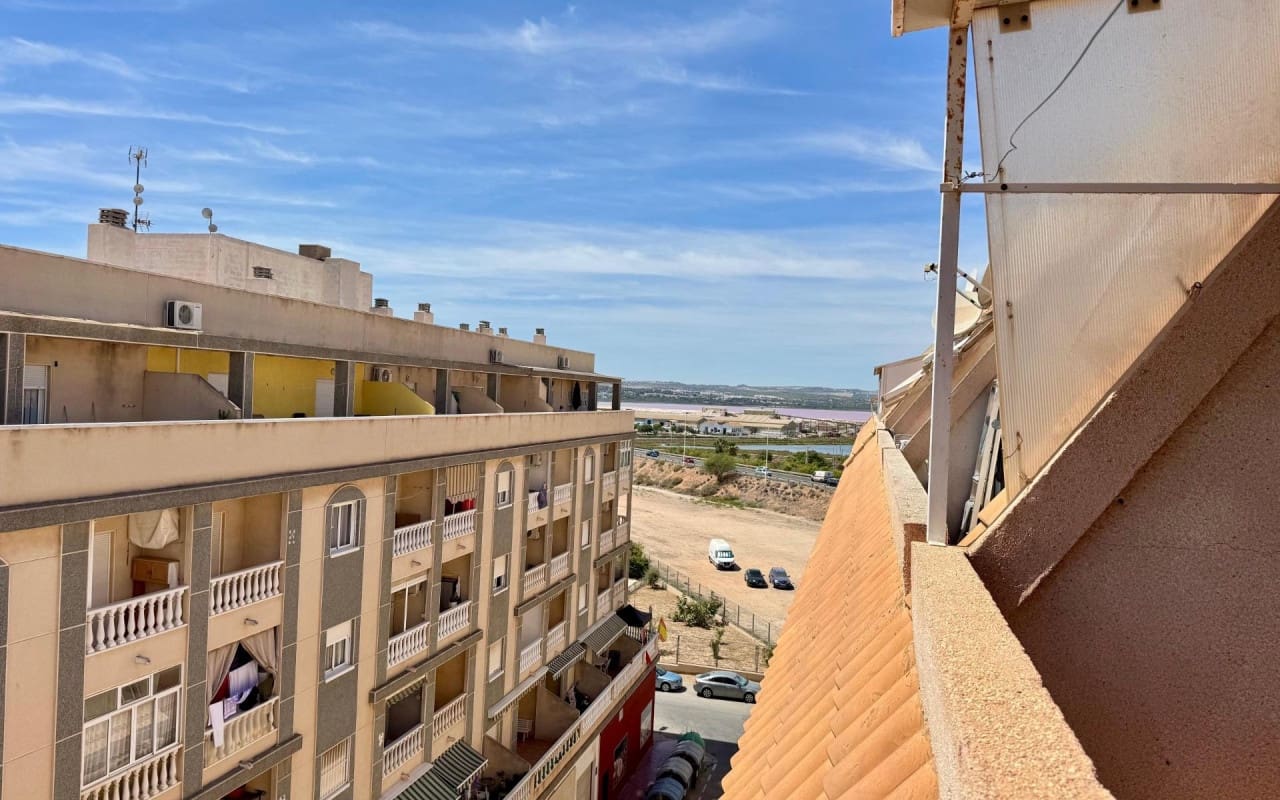 2 sypialnia Penthouse na sprzedaż w Torrevieja z basenem - 140 000 € (Ref: 9913712)