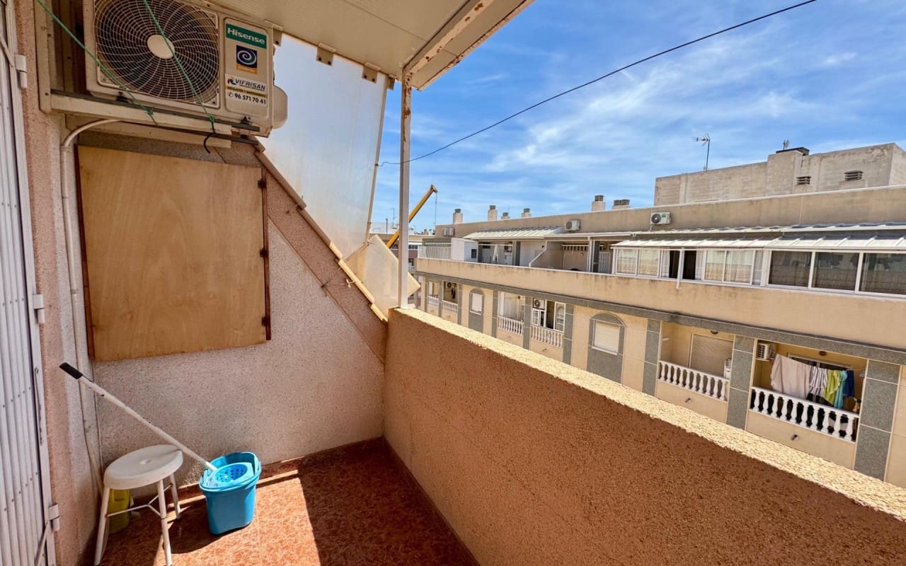 2 sypialnia Penthouse na sprzedaż w Torrevieja z basenem - 140 000 € (Ref: 9913712)