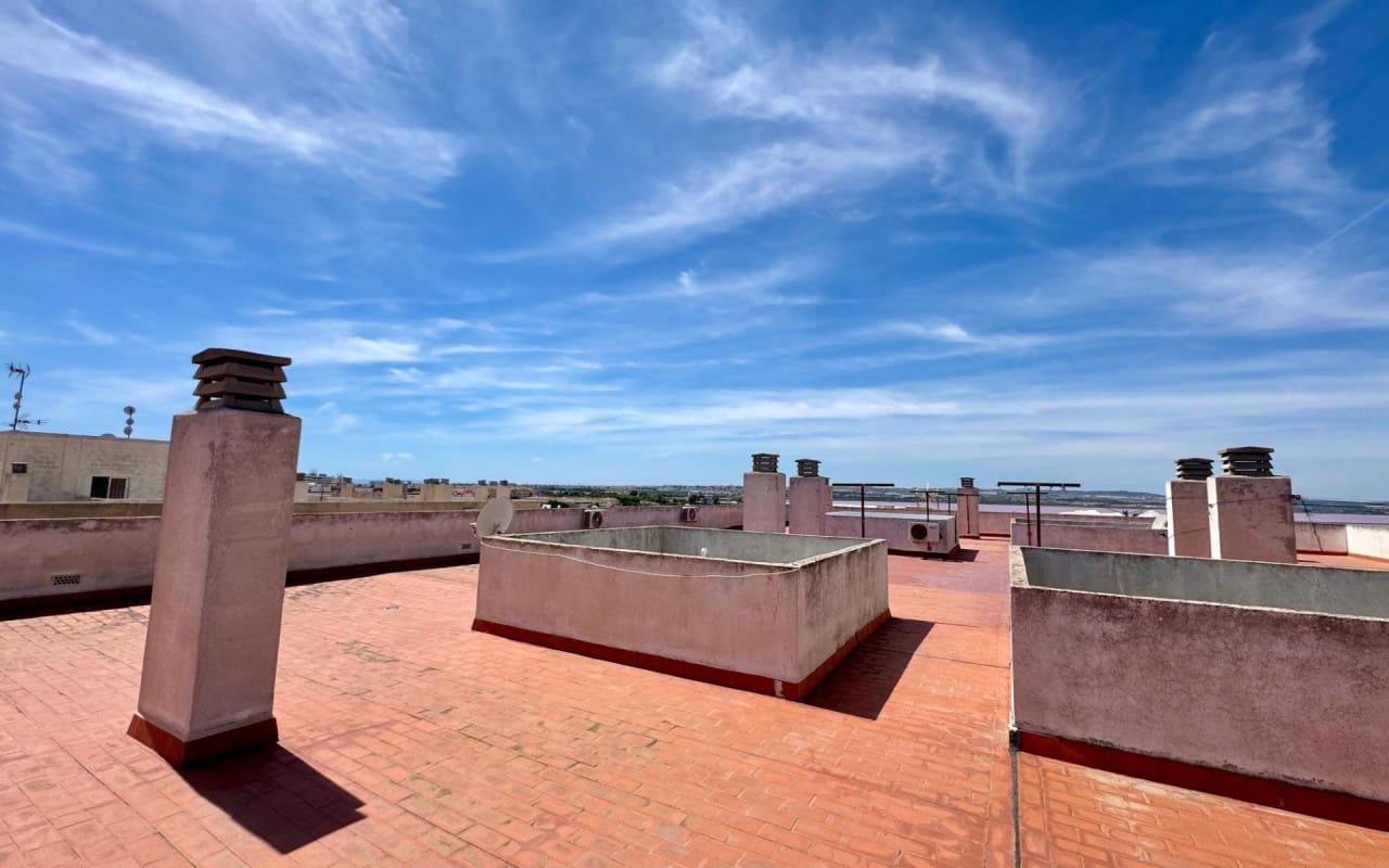 2 sypialnia Penthouse na sprzedaż w Torrevieja z basenem - 140 000 € (Ref: 9913712)