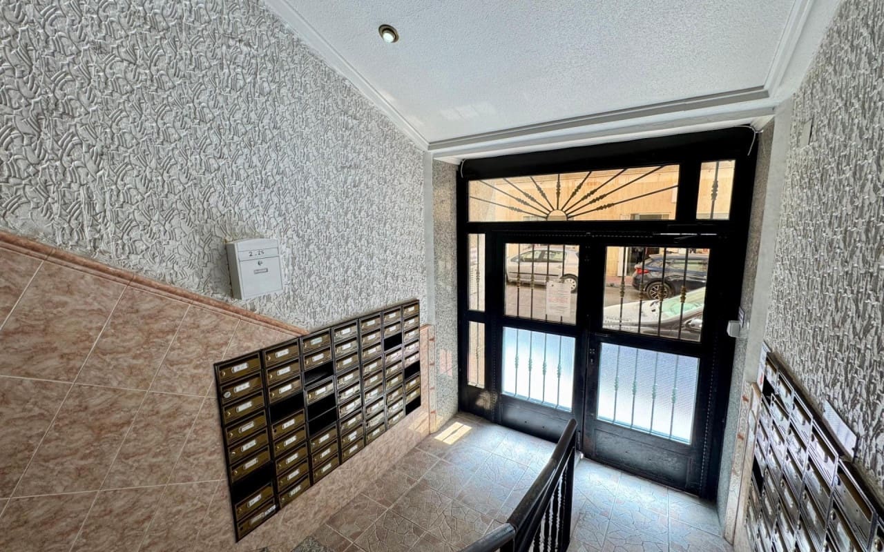2 sypialnia Penthouse na sprzedaż w Torrevieja z basenem - 140 000 € (Ref: 9913712)