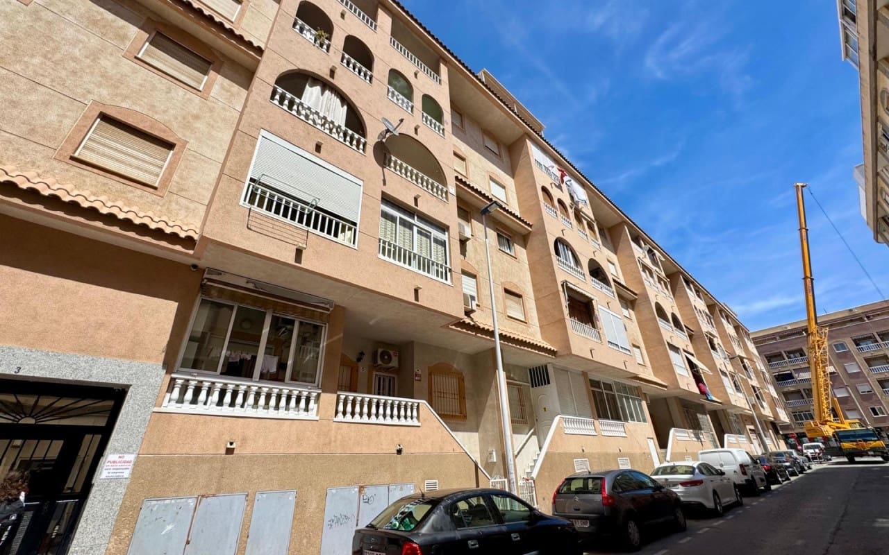 2 sypialnia Penthouse na sprzedaż w Torrevieja z basenem - 140 000 € (Ref: 9913712)