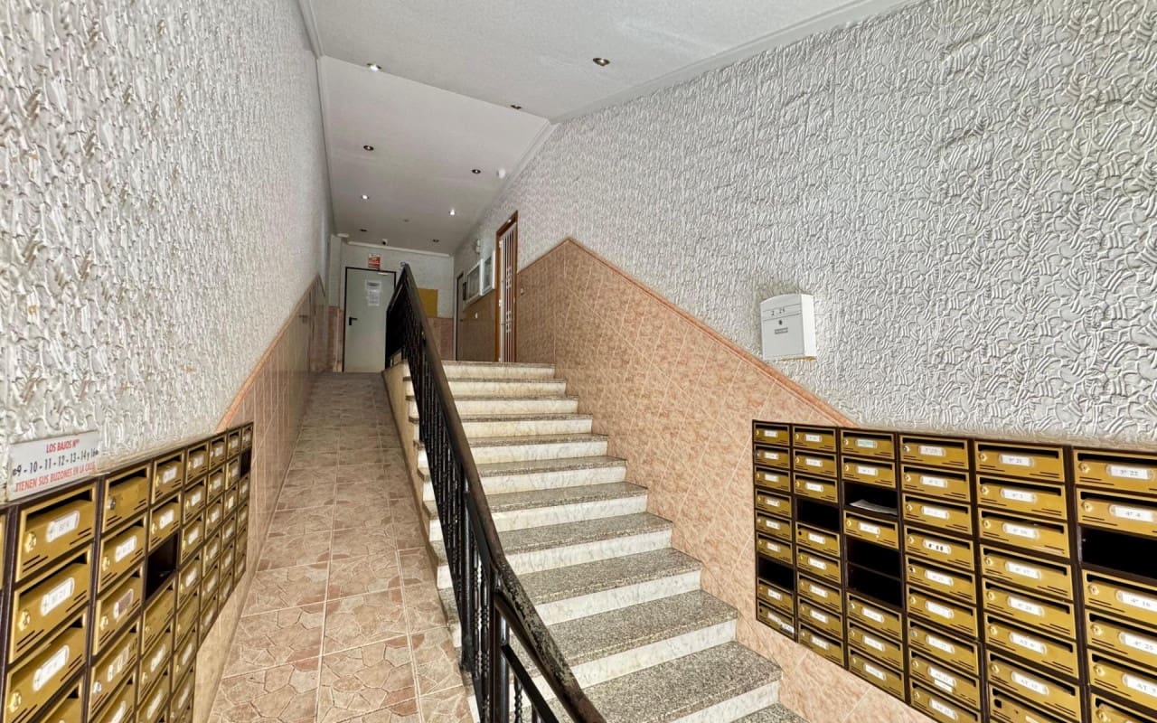 2 sypialnia Penthouse na sprzedaż w Torrevieja z basenem - 140 000 € (Ref: 9913712)