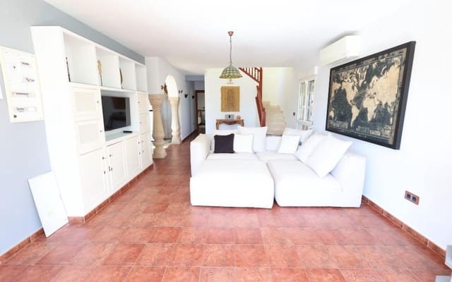 4 sypialnia Willa na sprzedaż w Villamartin, Orihuela - 699 000 € (Ref: 9913713)