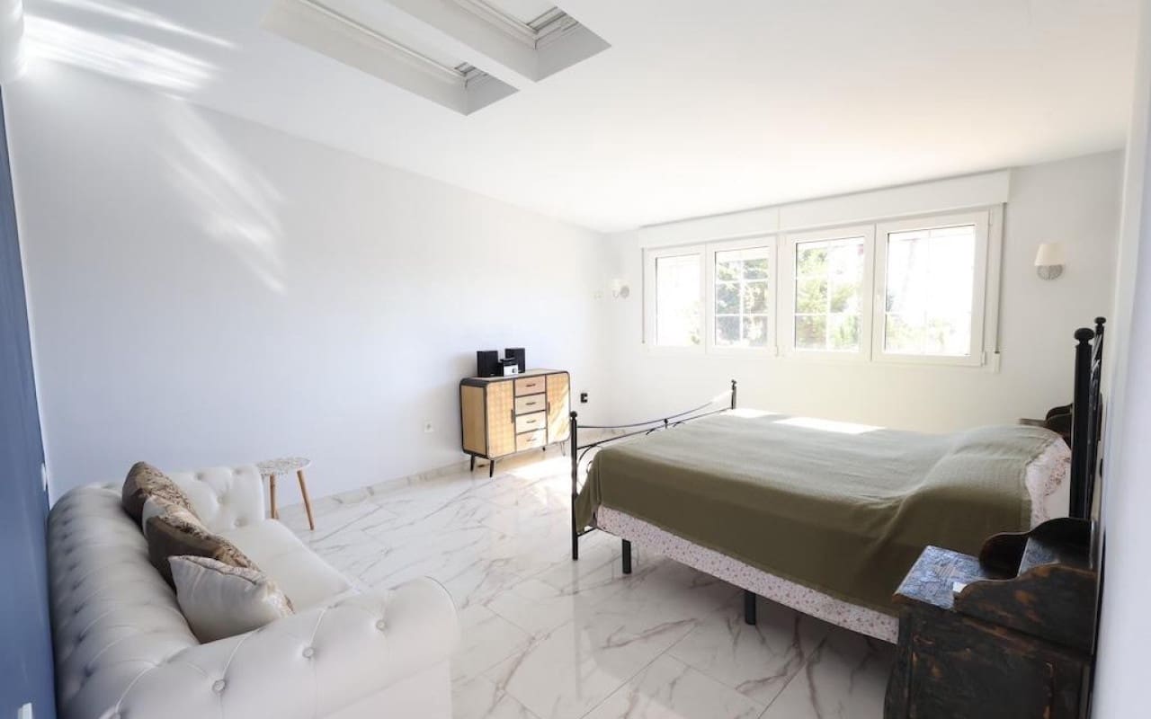 4 sypialnia Willa na sprzedaż w Villamartin - 699 000 € (Ref: 9913713)