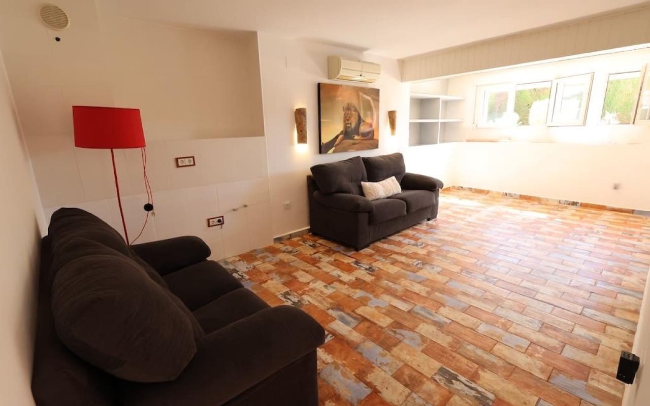 4 sypialnia Willa na sprzedaż w Villamartin - 699 000 € (Ref: 9913713)