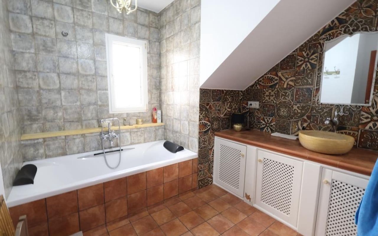 4 sypialnia Willa na sprzedaż w Villamartin - 699 000 € (Ref: 9913713)