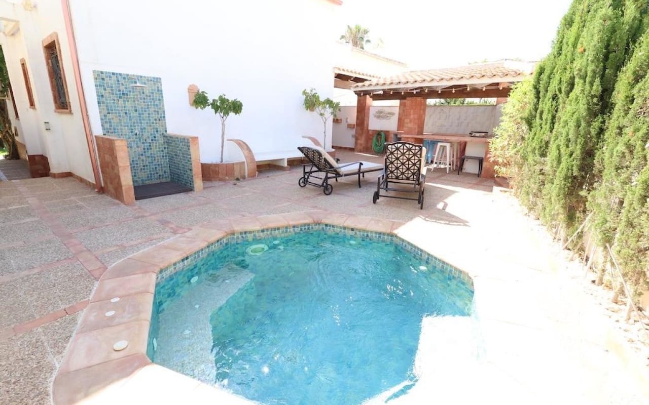 4 sypialnia Willa na sprzedaż w Villamartin - 699 000 € (Ref: 9913713)