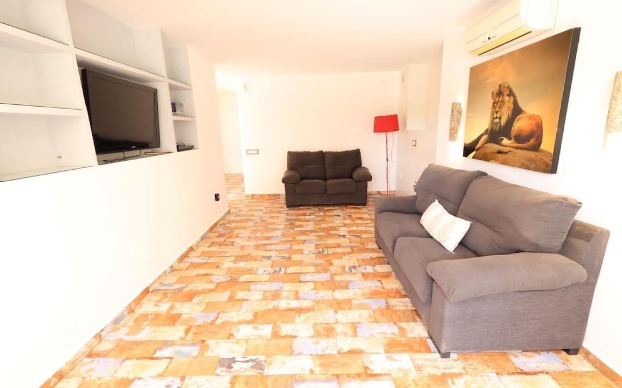 4 sypialnia Willa na sprzedaż w Villamartin - 699 000 € (Ref: 9913713)