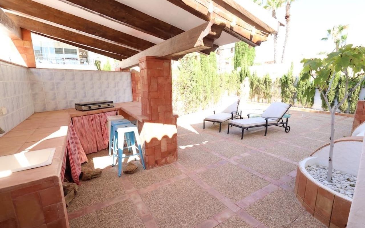 4 sypialnia Willa na sprzedaż w Villamartin - 699 000 € (Ref: 9913713)