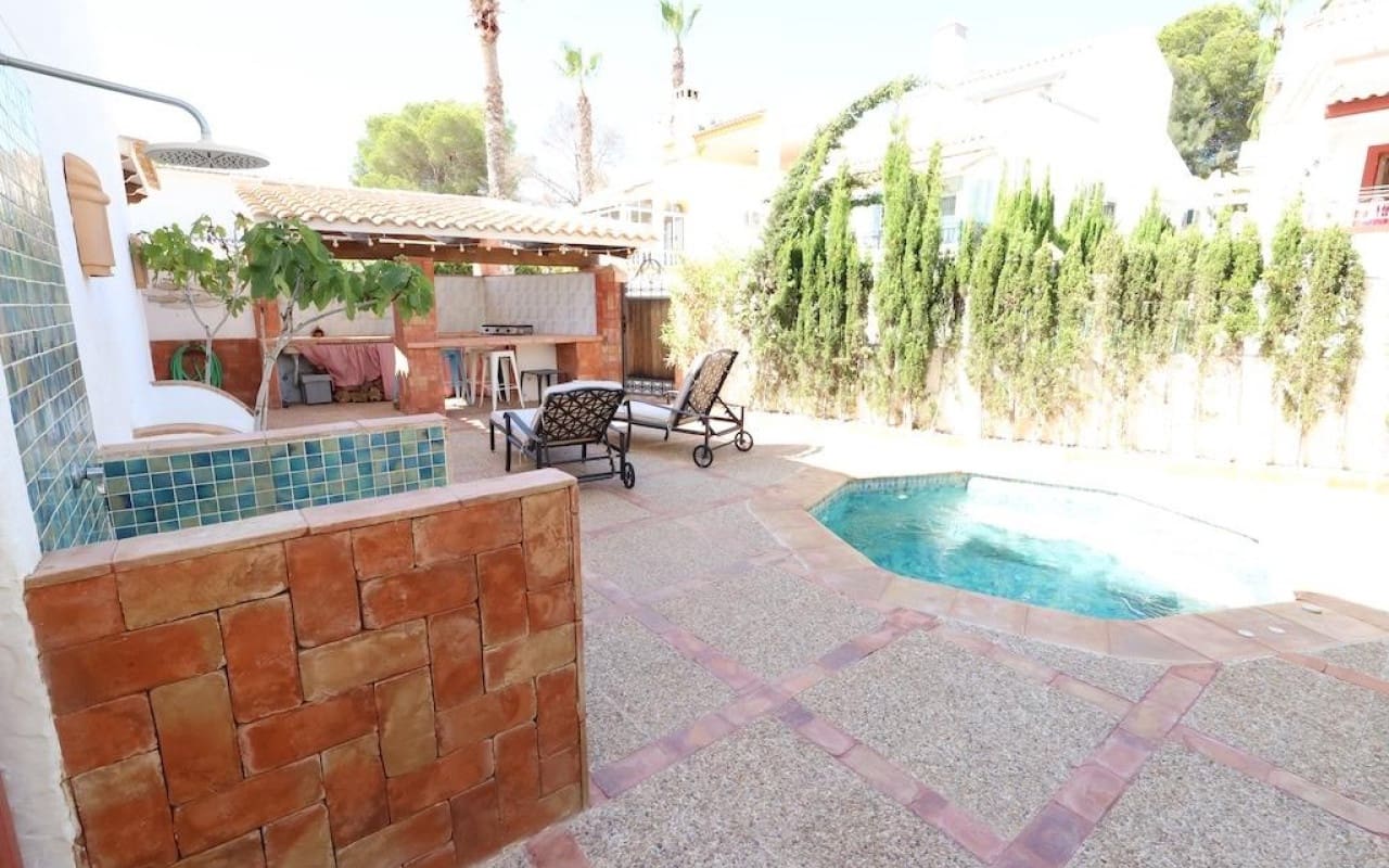 4 sypialnia Willa na sprzedaż w Villamartin - 699 000 € (Ref: 9913713)