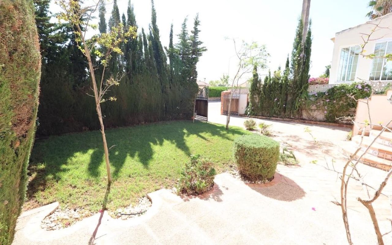 4 sypialnia Willa na sprzedaż w Villamartin - 699 000 € (Ref: 9913713)