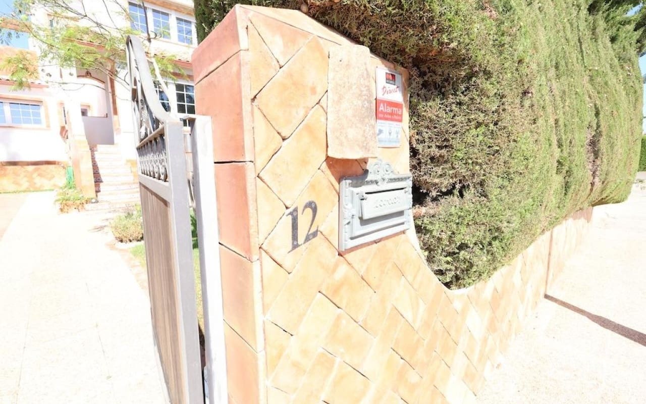 4 sypialnia Willa na sprzedaż w Villamartin - 699 000 € (Ref: 9913713)