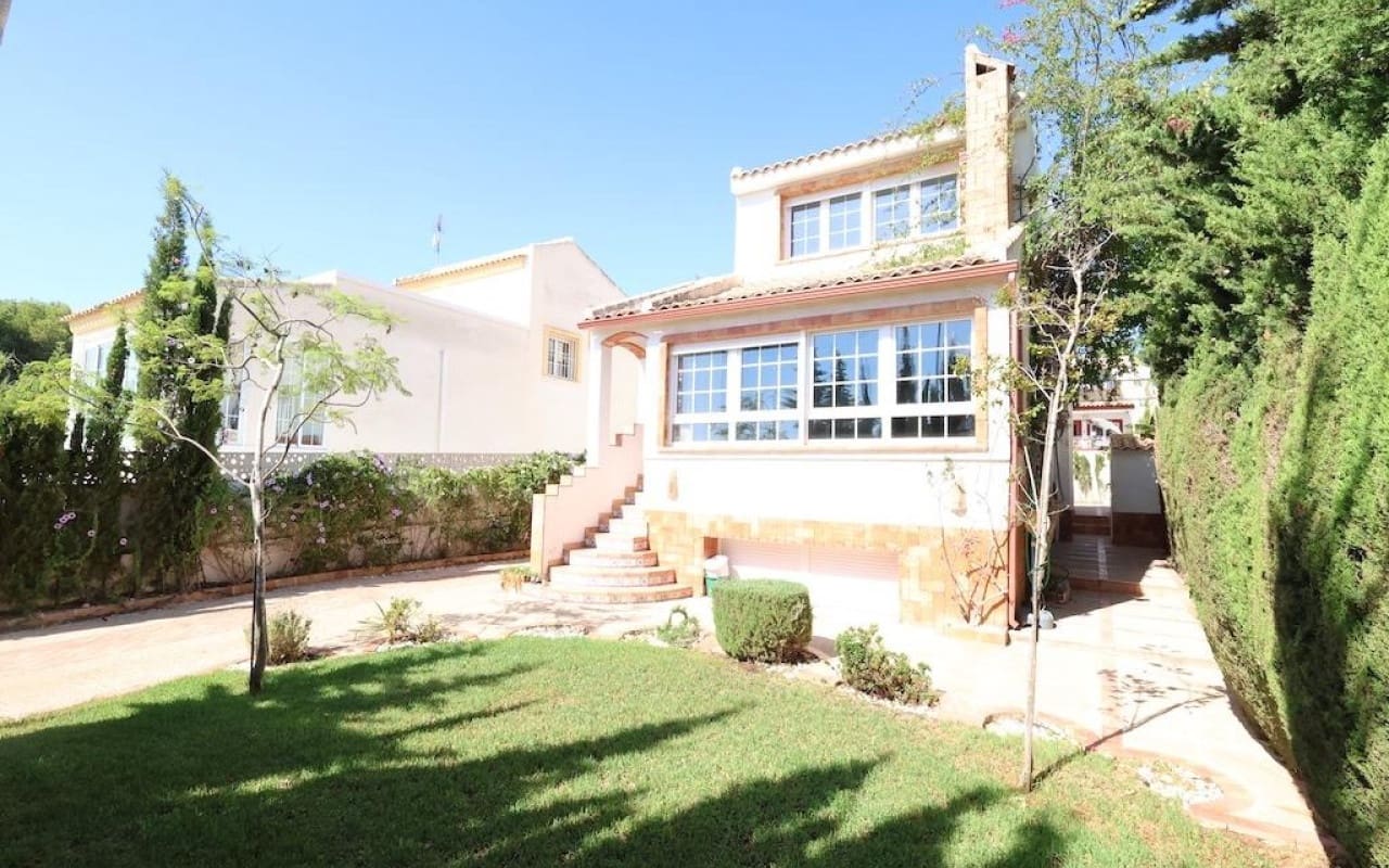 4 sypialnia Willa na sprzedaż w Villamartin - 699 000 € (Ref: 9913713)