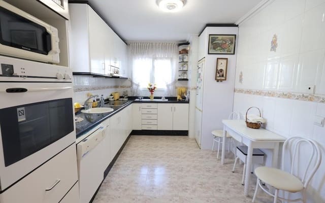 Chalet de 5 habitaciones en Villamartin, Orihuela en venta con piscina - 830.000 € (Ref: 9913714)