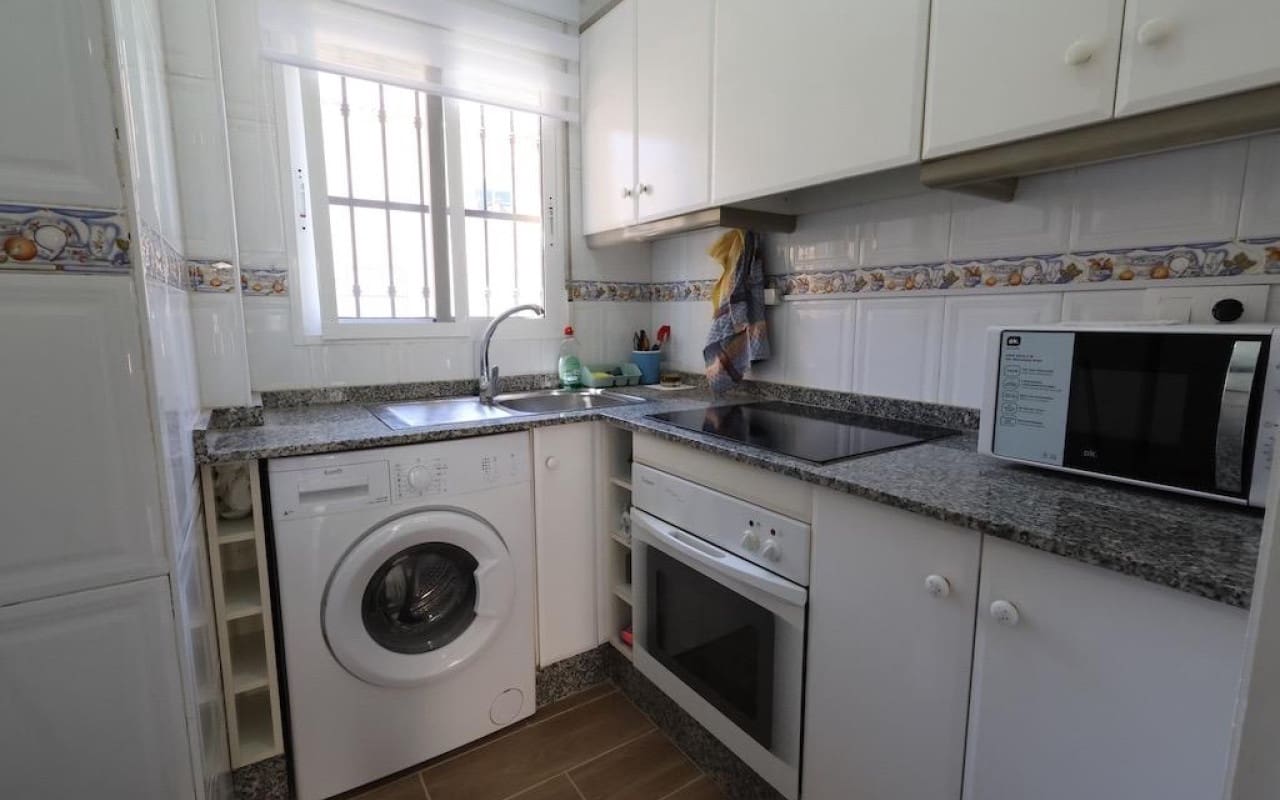 2 Zimmer Haus zu verkaufen in Filipinas mit Pool - 154.000 € (Ref: 9913715)