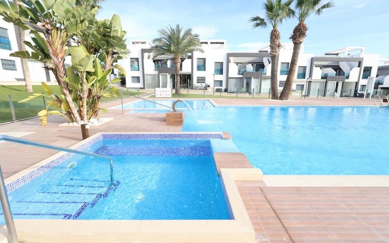 2 sypialnia Dom na sprzedaż w La Zenia z basenem - 270 000 € (Ref: 9913716)