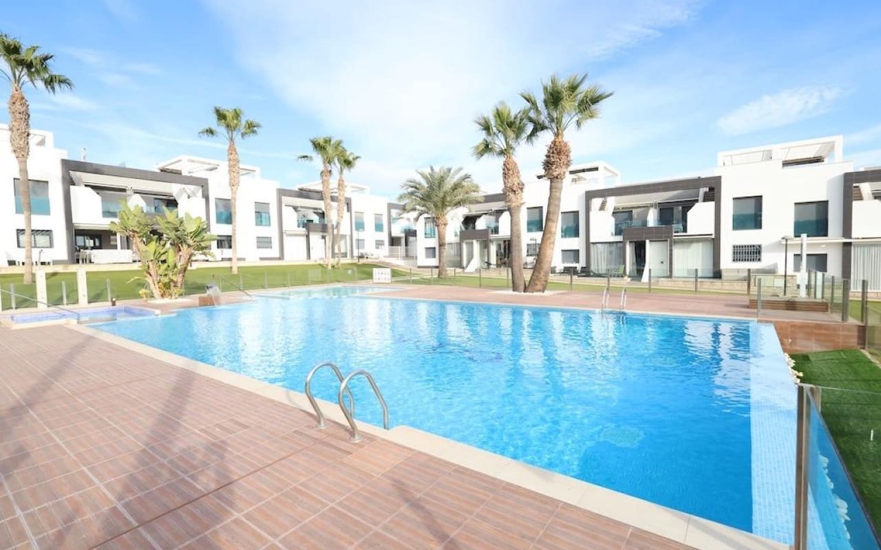 2 sypialnia Dom na sprzedaż w La Zenia z basenem - 270 000 € (Ref: 9913716)
