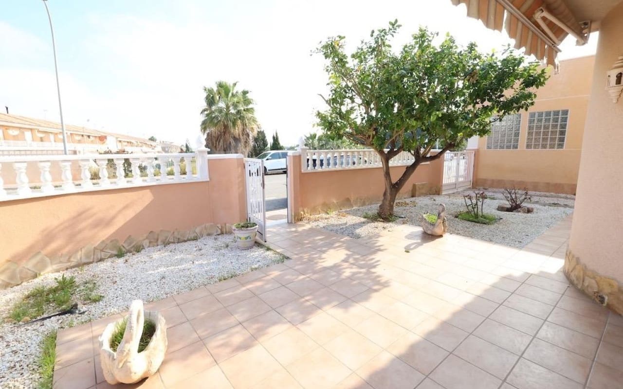 3 slaapkamer Villa te koop in Los Balcones met zwembad - € 320.000 (Ref: 9913718)