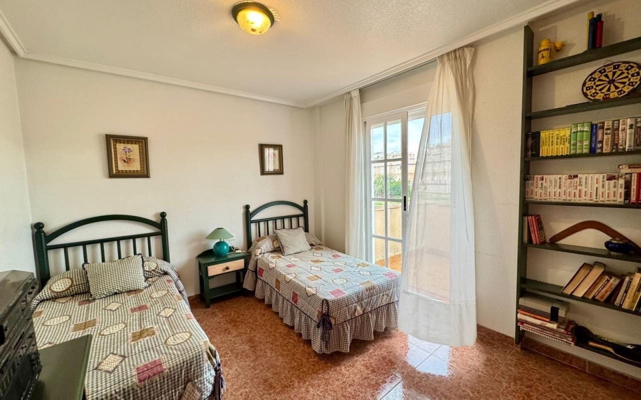 3 slaapkamer Villa te koop in Los Balcones met zwembad - € 320.000 (Ref: 9913718)