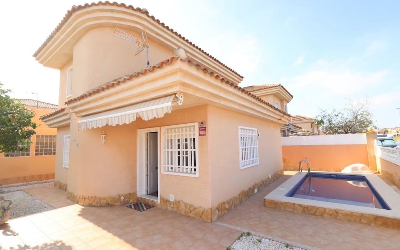 3 slaapkamer Villa te koop in Los Balcones met zwembad - € 320.000 (Ref: 9913718)