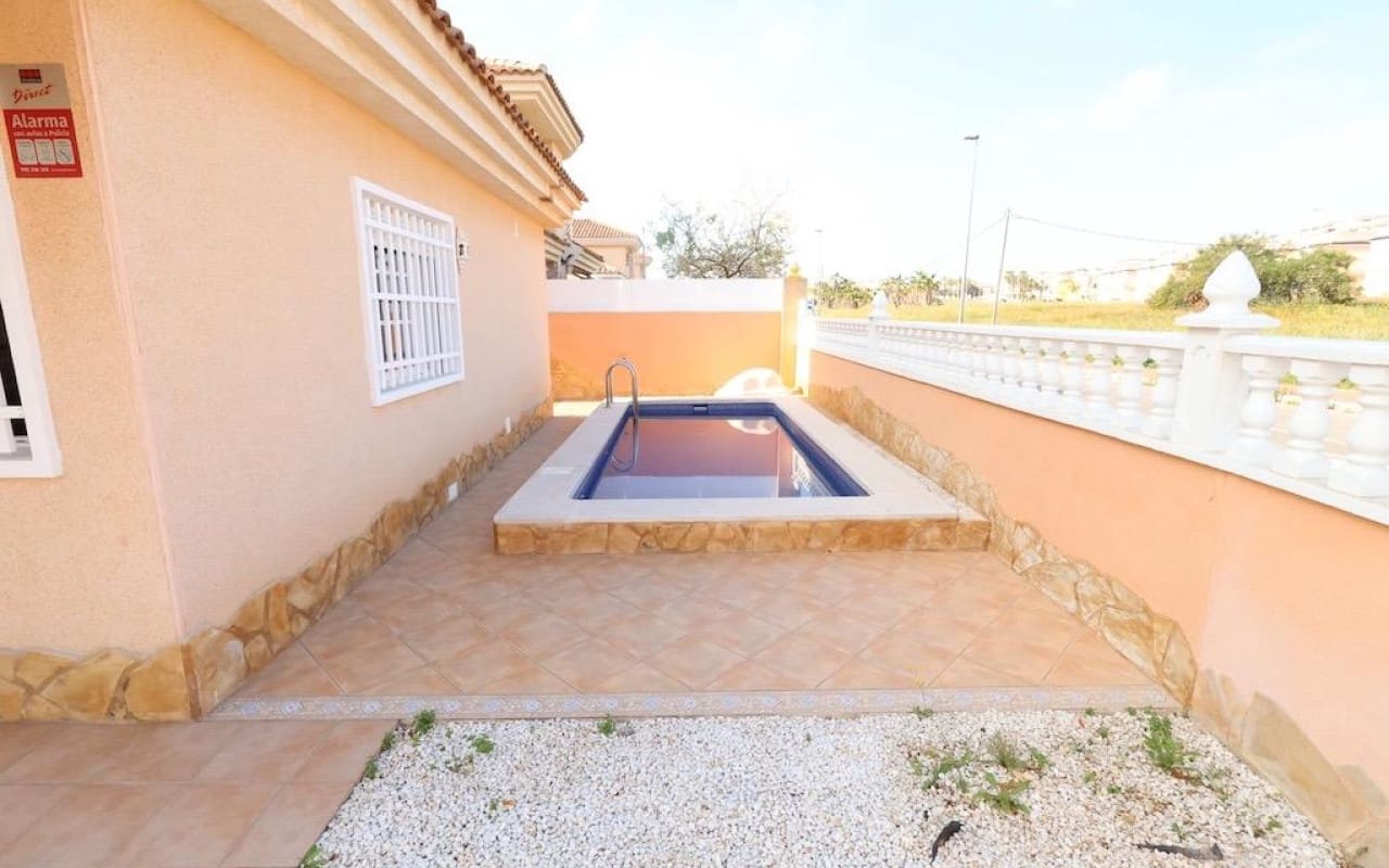3 slaapkamer Villa te koop in Los Balcones met zwembad - € 320.000 (Ref: 9913718)