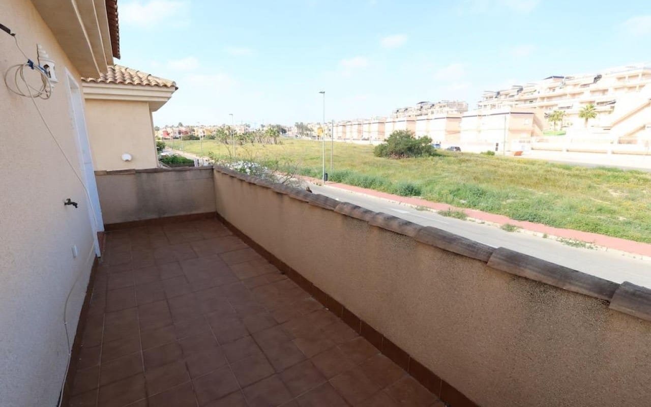 3 bedroom Villa for sale in Los Balcones with pool garage - € 320,000 (Ref: 9913718)