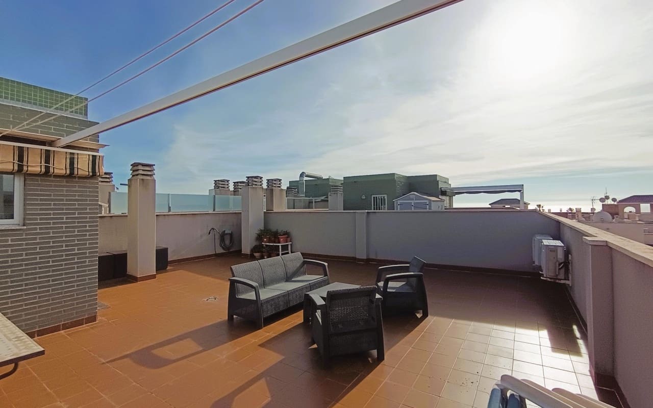 2 chambre Penthouse à vendre à Cabo Roig avec piscine - 219 000 € (Ref: 9913719)