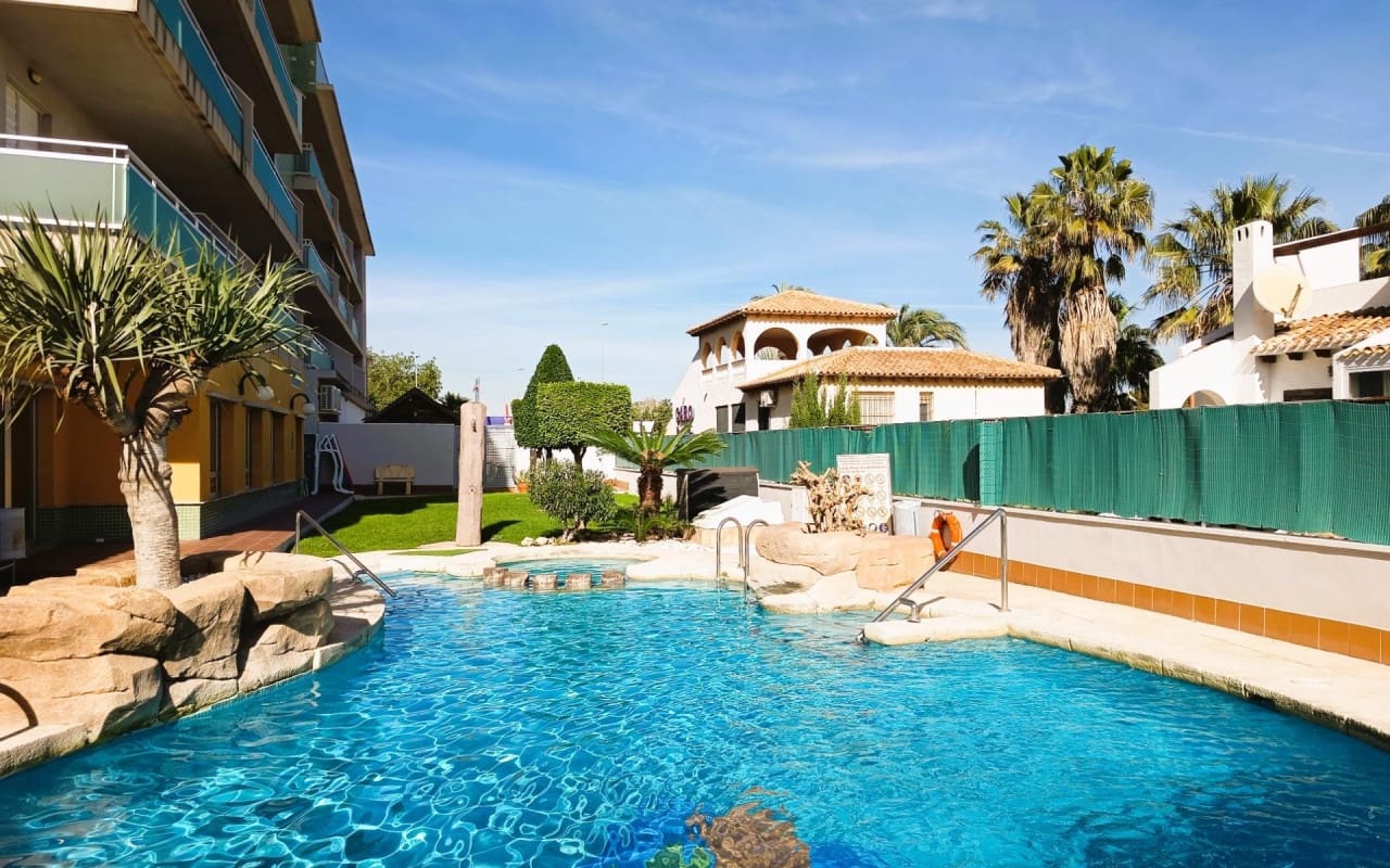 2 chambre Penthouse à vendre à Cabo Roig avec piscine - 219 000 € (Ref: 9913719)