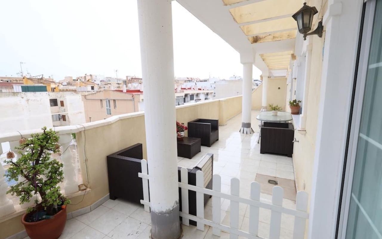 3 sovrum Takvåning till salu i Torrevieja - 285 000 € (Ref: 9913720)