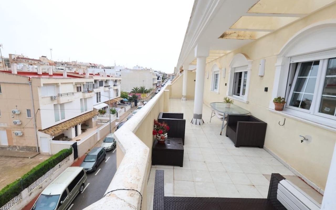 3 sovrum Takvåning till salu i Torrevieja - 285 000 € (Ref: 9913720)