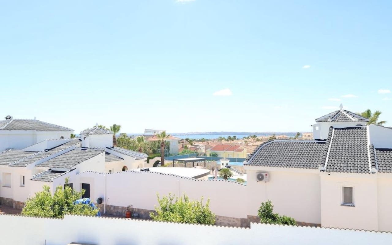 3 Zimmer Villa zu verkaufen in La Marquesa mit Pool - 699.000 € (Ref: 9913721)