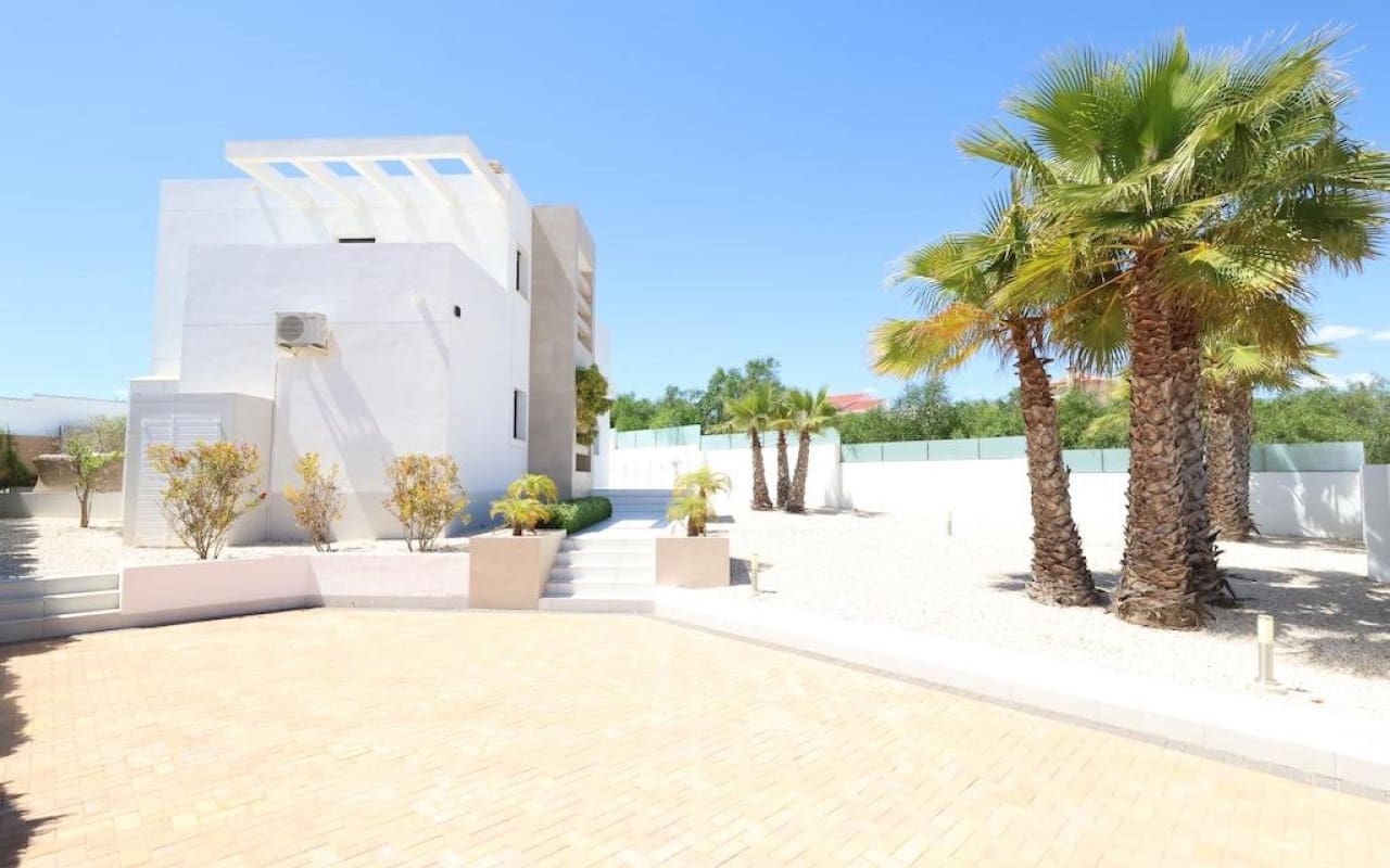 3 Zimmer Villa zu verkaufen in La Marquesa mit Pool - 699.000 € (Ref: 9913721)