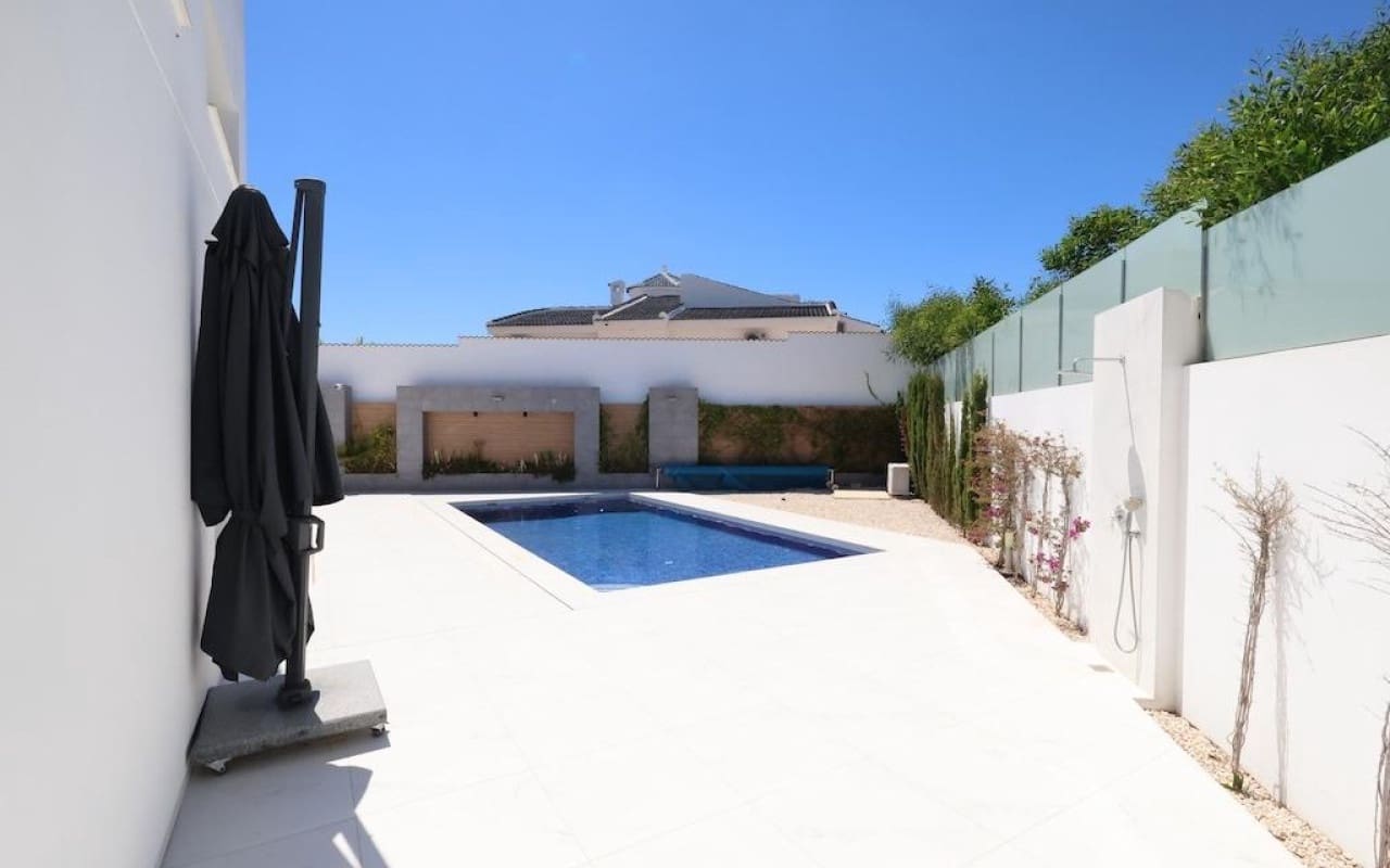 3 Zimmer Villa zu verkaufen in La Marquesa mit Pool - 699.000 € (Ref: 9913721)