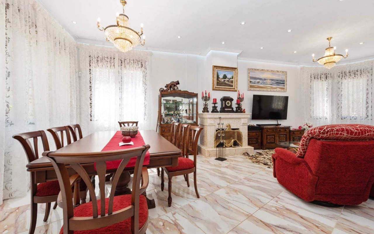 4 sypialnia Willa na sprzedaż w Campoamor z basenem - 1 600 000 € (Ref: 9913722)