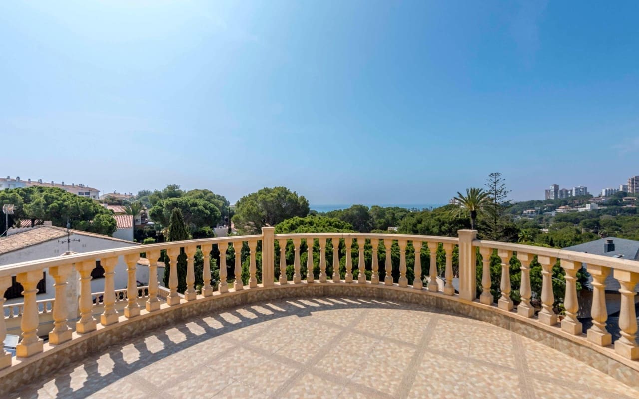 4 sypialnia Willa na sprzedaż w Campoamor z basenem - 1 600 000 € (Ref: 9913722)
