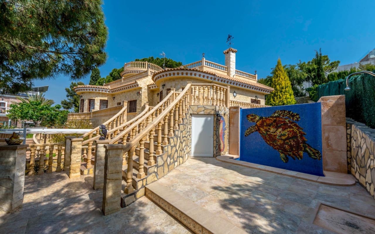 4 sypialnia Willa na sprzedaż w Campoamor z basenem - 1 600 000 € (Ref: 9913722)