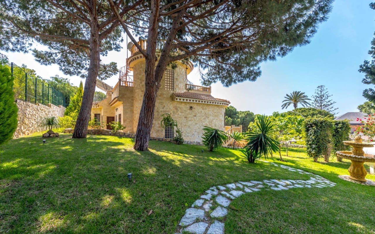 4 sypialnia Willa na sprzedaż w Campoamor z basenem - 1 600 000 € (Ref: 9913722)