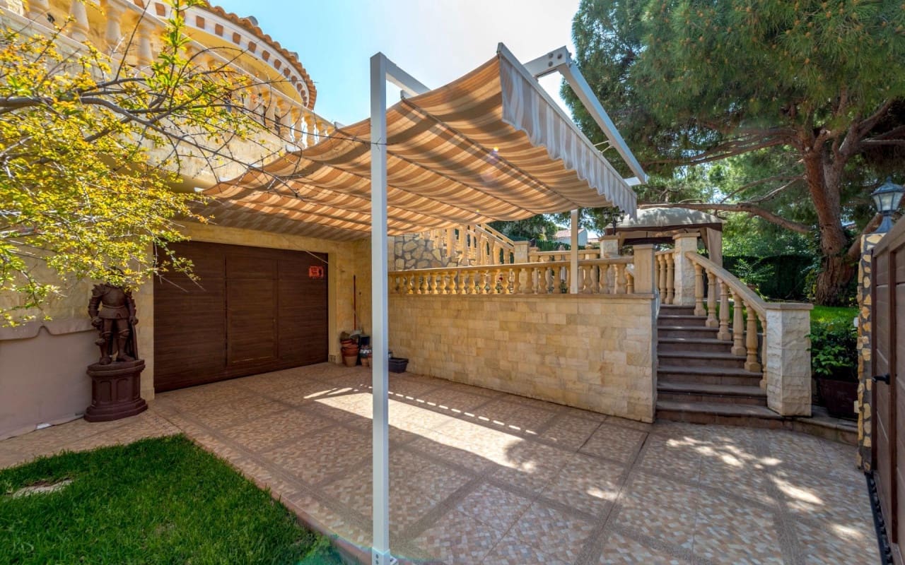 4 sypialnia Willa na sprzedaż w Campoamor z basenem - 1 600 000 € (Ref: 9913722)